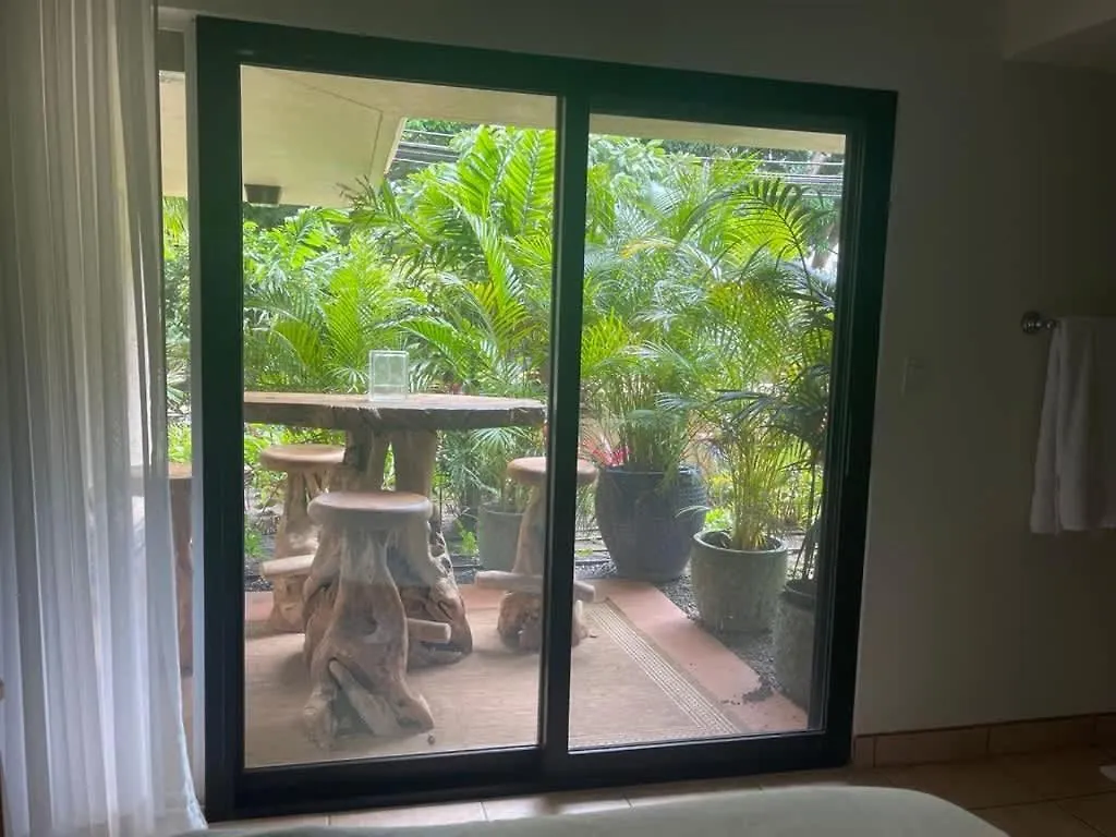 Zen By The Sea, Ground-Level Paradise With Ocean Views Kahana Hébergement de vacances